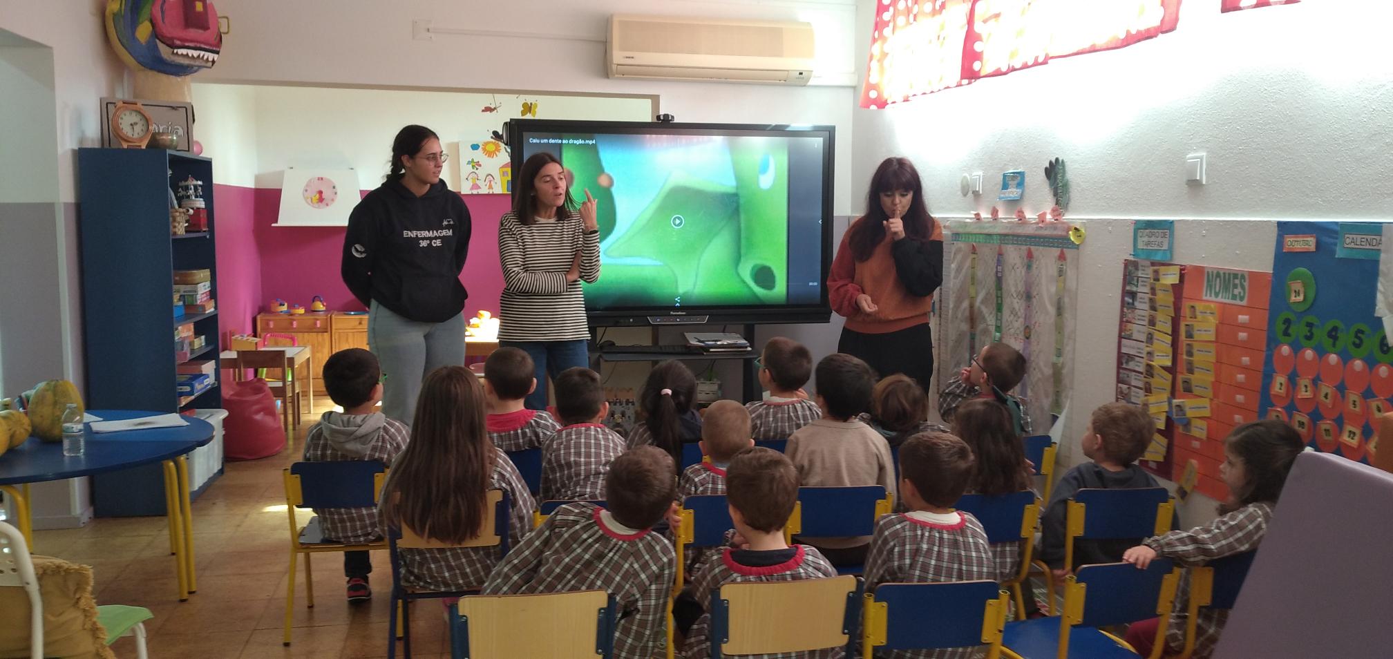 Sessão sobre Alimentação Saudável e Higiene Oral em parceria com a Equipa de Saúde Escolar da ARS